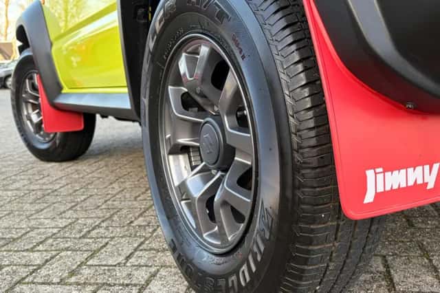 Suzuki Jimny (2020) thumbnail 9