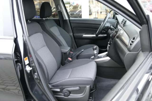 Suzuki Vitara (2024) thumbnail 6
