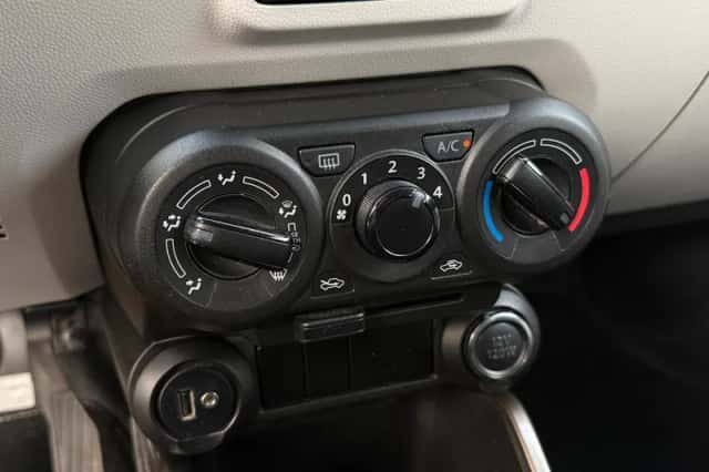 Suzuki Ignis (2017) thumbnail 14