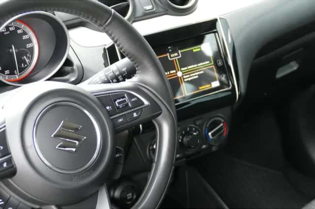 Suzuki Swift (2023) thumbnail 12