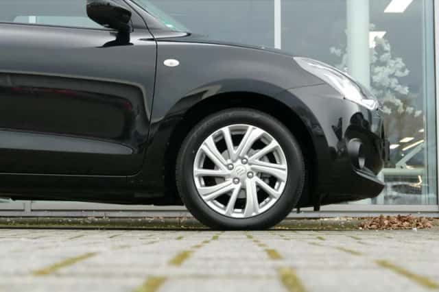 Suzuki Swift (2023) thumbnail 7