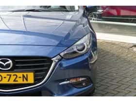 Mazda 3 (2018) thumbnail 2