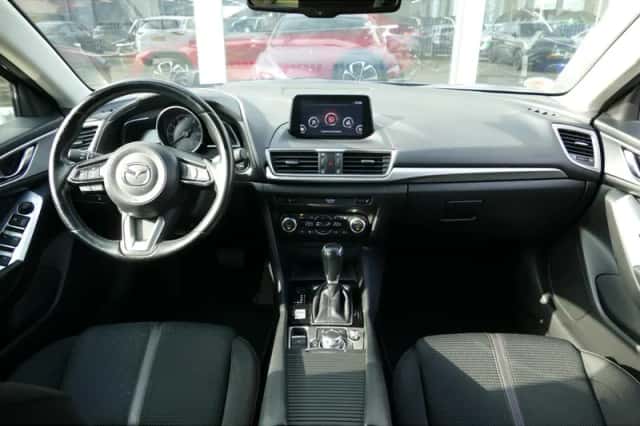Mazda 3 (2018) thumbnail 12