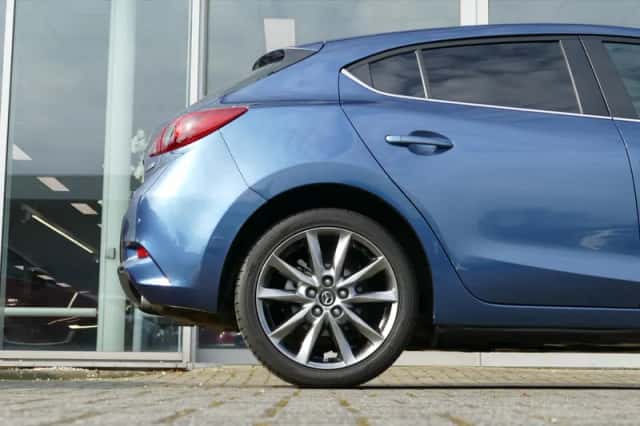Mazda 3 (2018) thumbnail 5