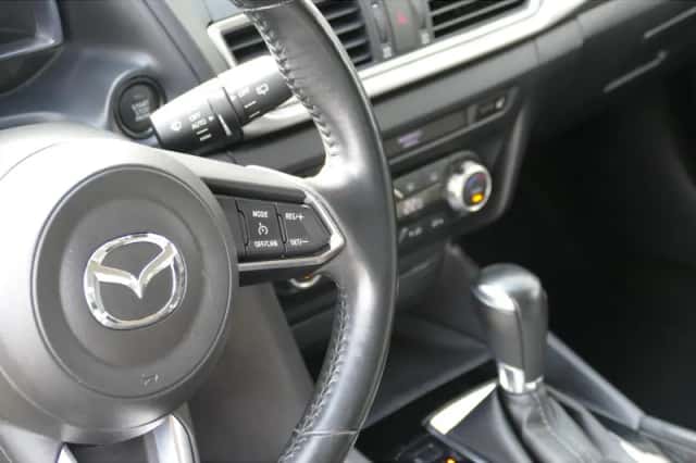 Mazda 3 (2018) thumbnail 6
