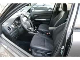 Suzuki Vitara (2024) thumbnail 2