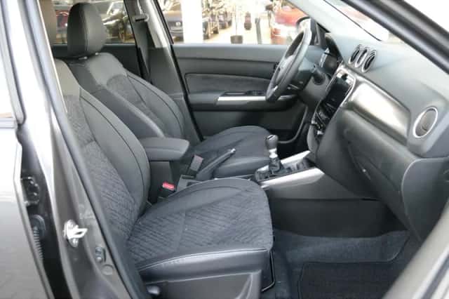 Suzuki Vitara (2024) thumbnail 12