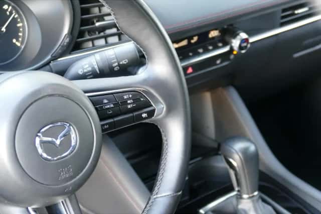 Mazda 3 (2024) thumbnail 2