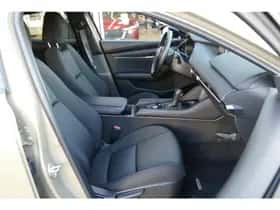 Mazda 3 (2024) thumbnail 12