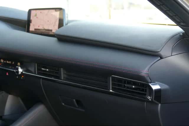 Mazda 3 (2024) thumbnail 13