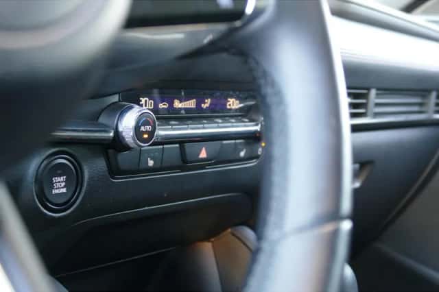 Mazda 3 (2024) thumbnail 21
