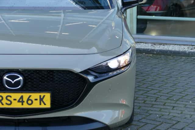 Mazda 3 (2024) thumbnail 5