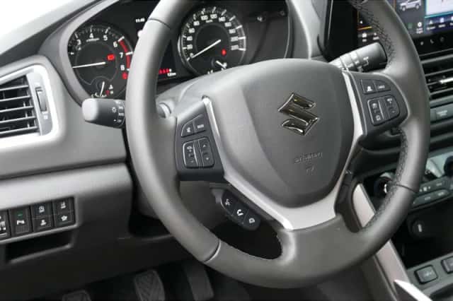 Suzuki S-Cross (2026) thumbnail 9