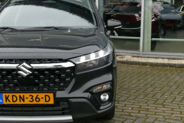 Suzuki S-Cross (2026) thumbnail 3