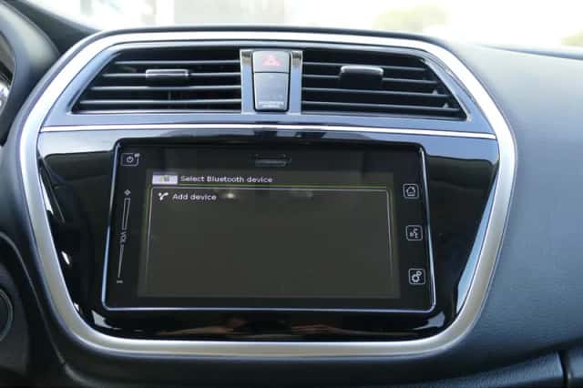 Suzuki S-Cross (2021) thumbnail 16
