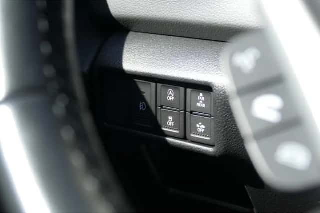 Suzuki S-Cross (2021) thumbnail 19