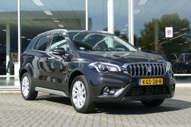 Suzuki S-Cross (2021) thumbnail 3