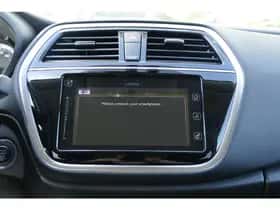 Suzuki S-Cross (2021) thumbnail 4