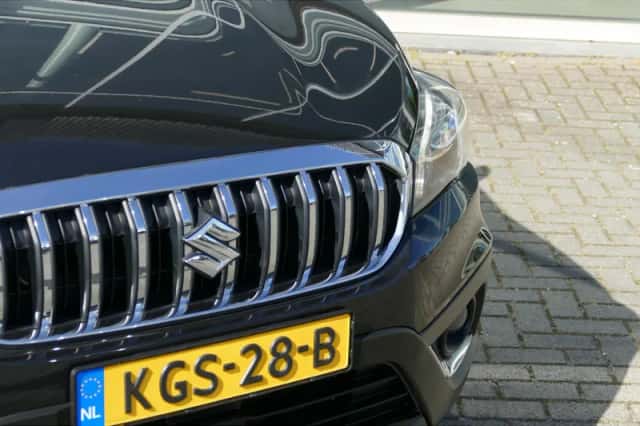 Suzuki S-Cross (2021) thumbnail 6