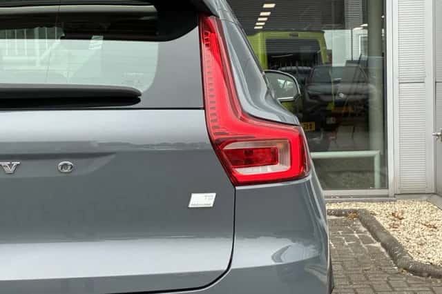 Volvo XC40 (2020) thumbnail 2