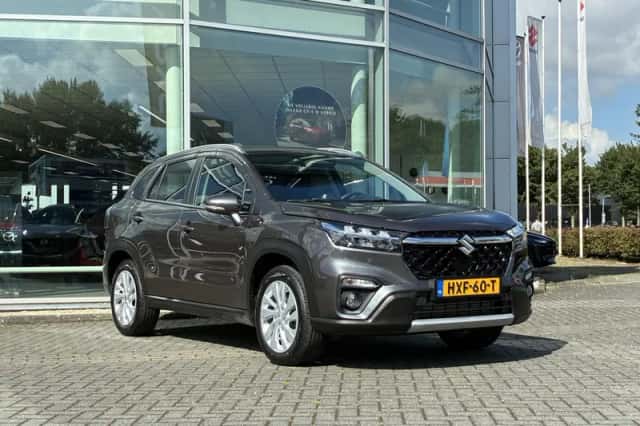 Suzuki S-Cross (2024) thumbnail 6