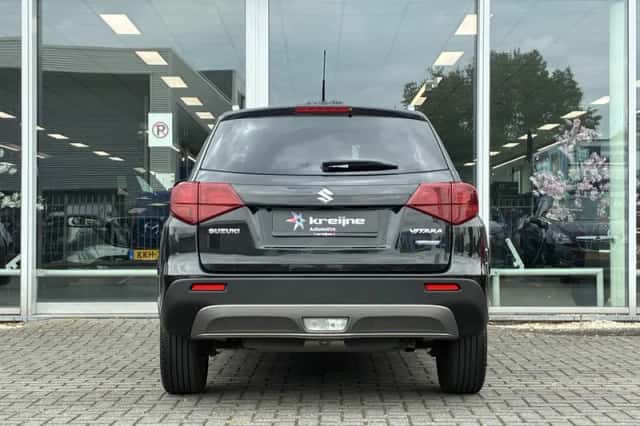 Suzuki Vitara (2023) thumbnail 3