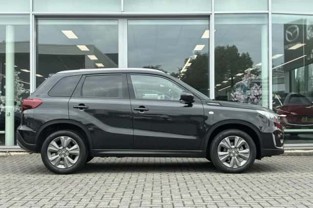 Suzuki Vitara (2023) thumbnail 4