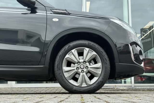 Suzuki Vitara (2023) thumbnail 5
