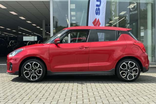 Suzuki Swift (2021) thumbnail 2