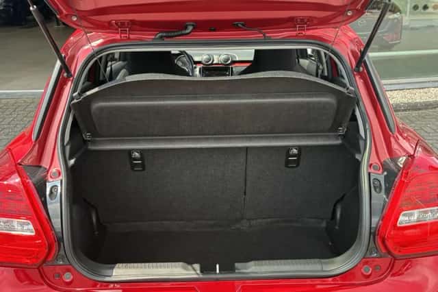 Suzuki Swift (2021) thumbnail 3