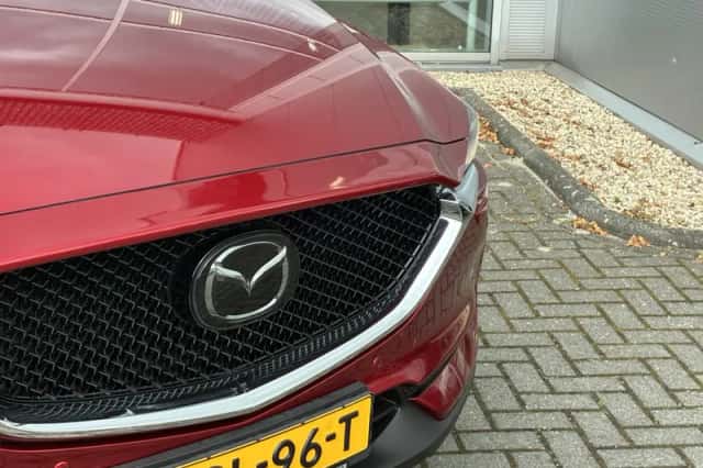 Mazda CX-5 (2017) thumbnail 2