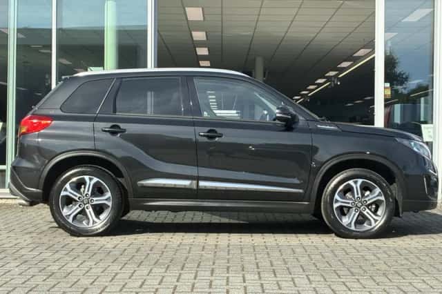 Suzuki Vitara (2015) thumbnail 4