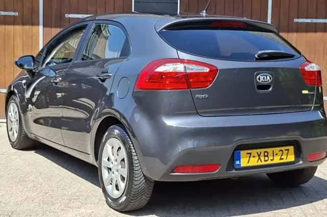 Kia Rio (2014) thumbnail 6
