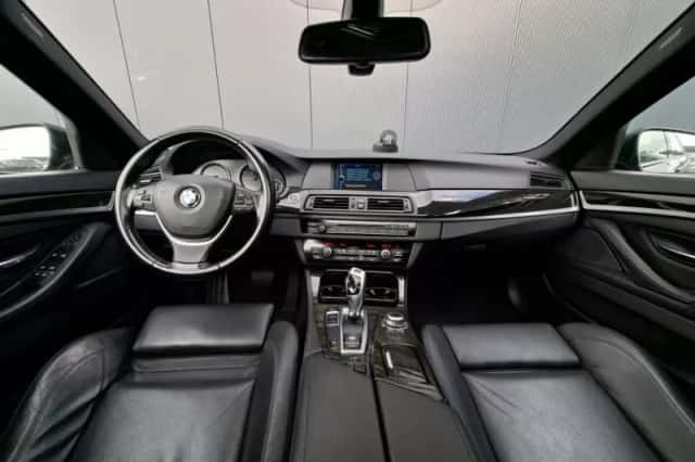 BMW 5-Serie (2010) thumbnail 2
