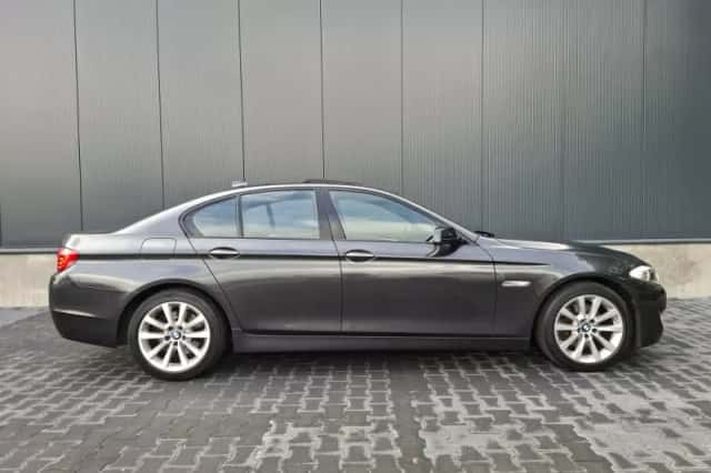 BMW 5-Serie (2010) thumbnail 4