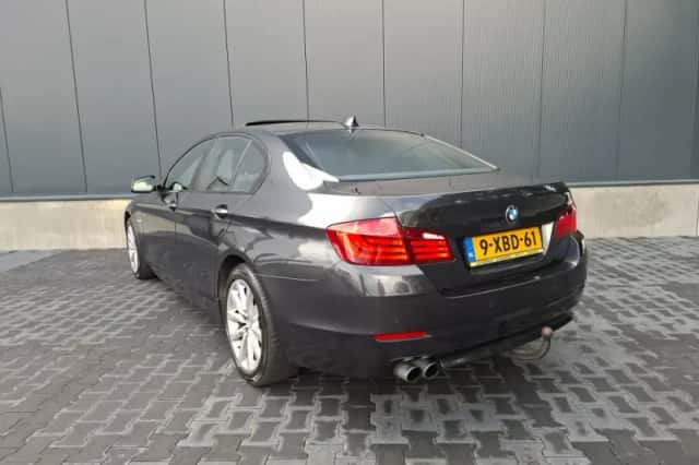 BMW 5-Serie (2010) thumbnail 6