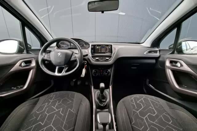 Peugeot 2008 (2014) thumbnail 3