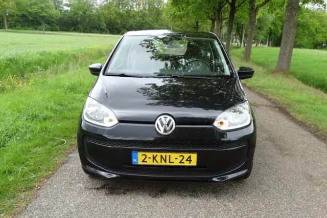VW UP (2013) thumbnail 3