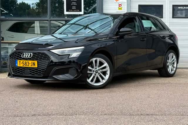Audi A3 (2023) thumbnail 1