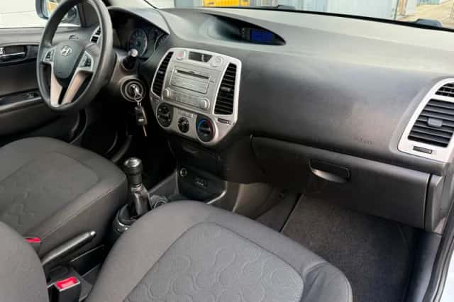 Hyundai i20 (2011) thumbnail 4