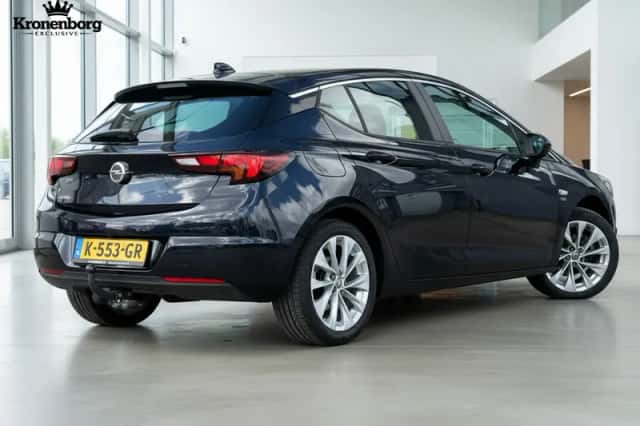 Opel Astra (2019) thumbnail 2