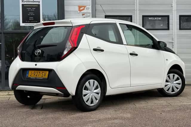 Toyota Aygo (2020) thumbnail 2