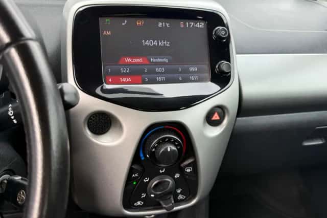 Toyota Aygo (2016) thumbnail 5