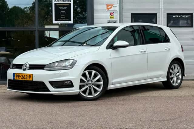 Volkswagen Golf (2016) thumbnail 1