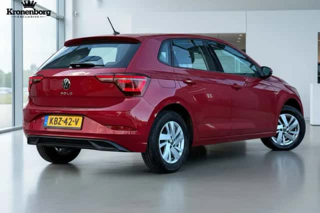 Volkswagen Polo (2022) thumbnail 2