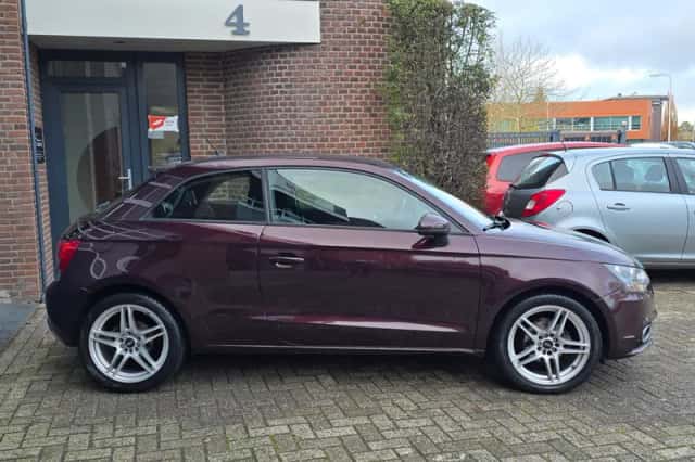 Audi A1 (2012) thumbnail 3