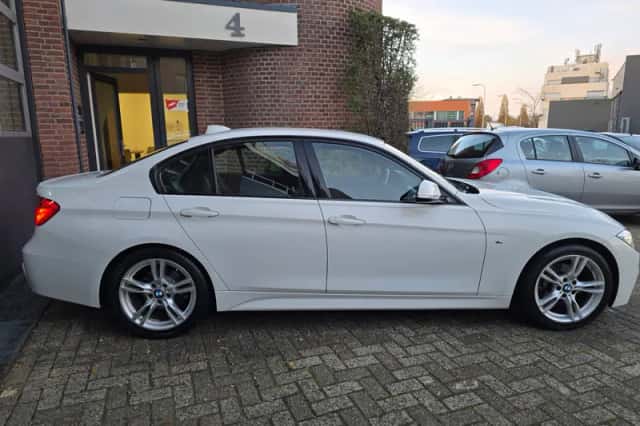 BMW 3-Serie (2014) thumbnail 4