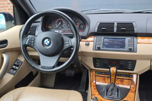 BMW X5 (2004) thumbnail 2
