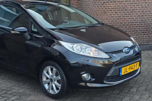 Ford Fiesta (2009) thumbnail 6