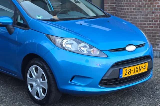 Ford Fiesta (2009) thumbnail 4